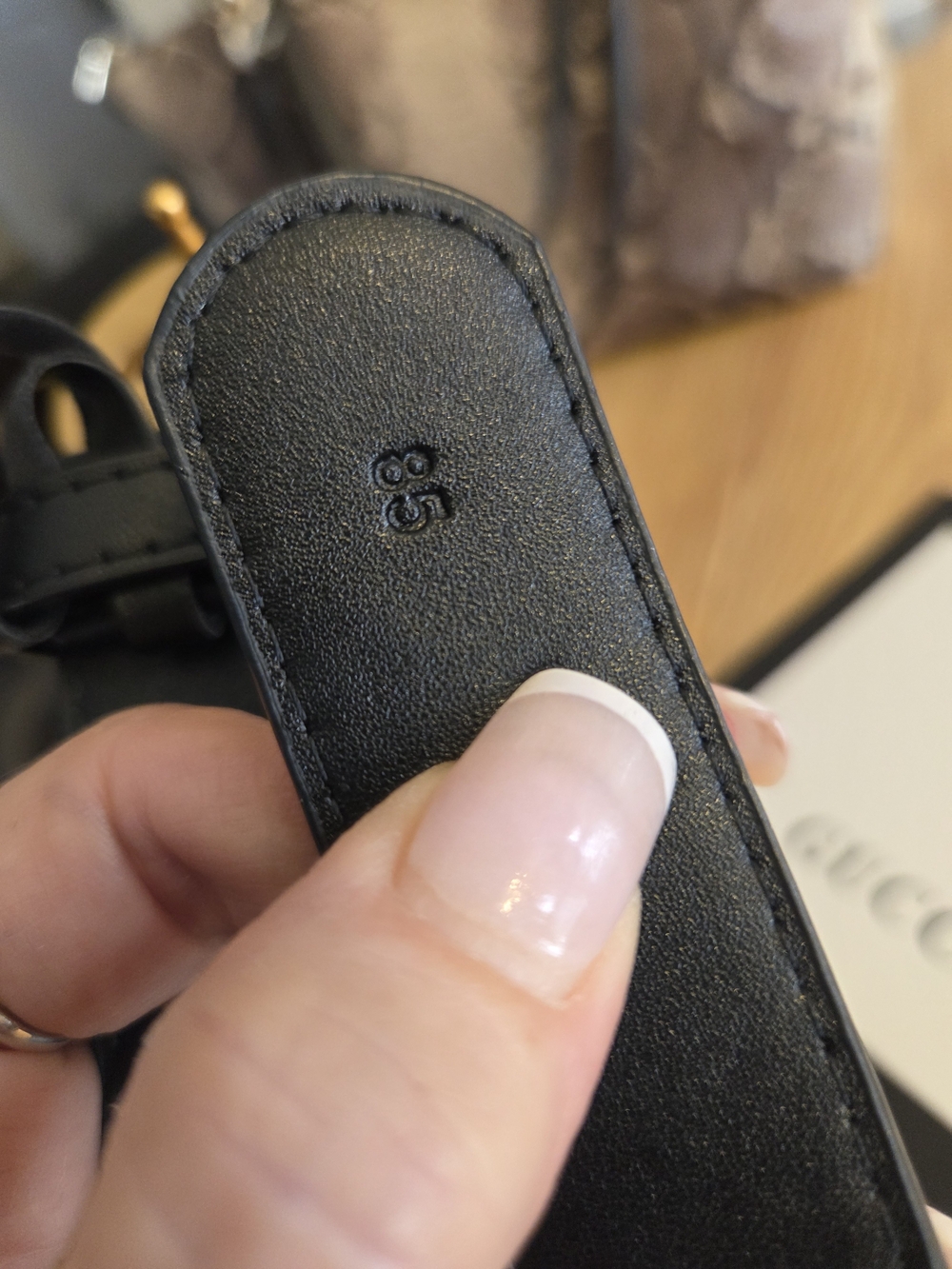 Black Leather GG Buckle Belt - Picture 4 of 7
